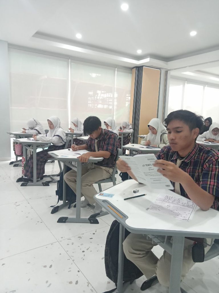 SMAIT Al Haraki Prepares Students for a Bright Future with TOEFL ITP
